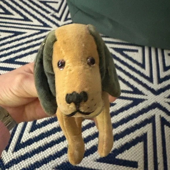 Vintage Modern Toy Plush Tan Dog Toy complete with collar, bell and fob label - Picture 5 of 8